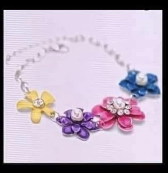 FLORAL BRACELET